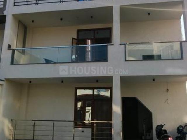 3 BHK Apartment in Lal Kuan for resale Ghaziabad. The reference number is 19805667