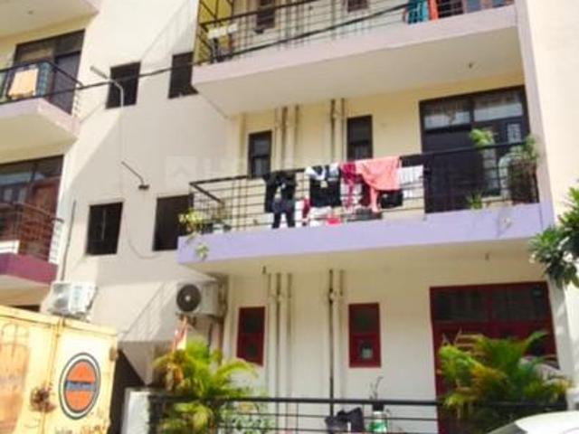 3 BHK Apartment in Lal Kuan for resale Ghaziabad. The reference number is 19991297