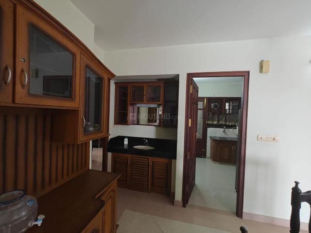 3 BHK Apartment in M.G. Road for rent Kochi. The reference number is 21119731