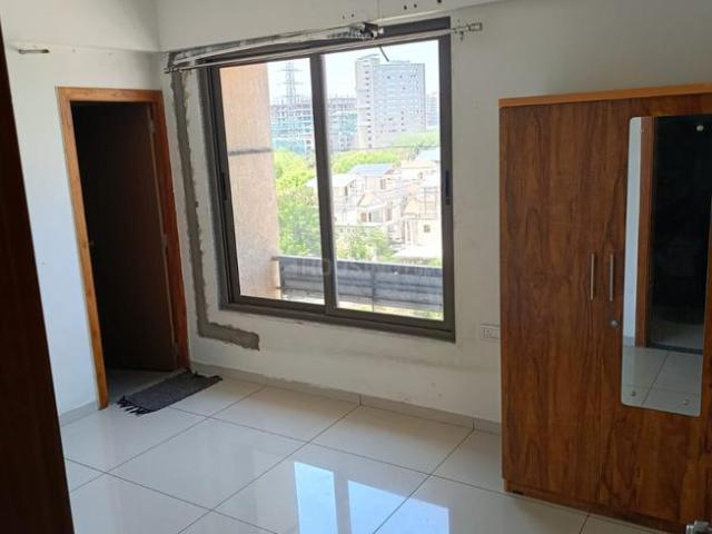 3 BHK Apartment in Motera for rent Ahmedabad. The reference number is 21117461