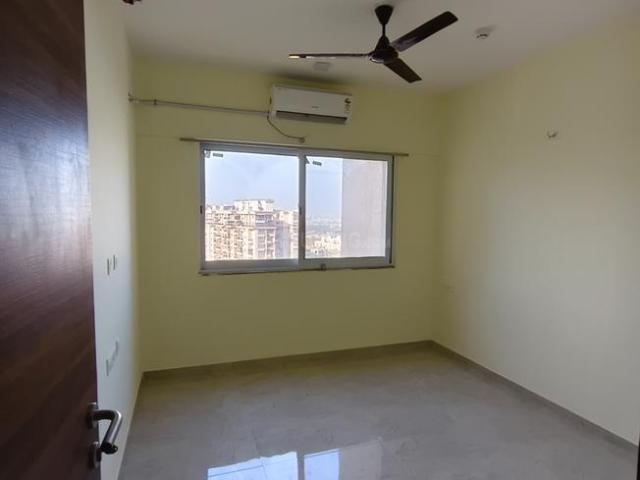 3 BHK Apartment in Mohammed Wadi for rent Pune. The reference number is 19807013