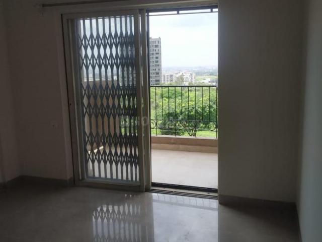 3 BHK Apartment in Mohammed Wadi for resale Pune. The reference number is 11400451