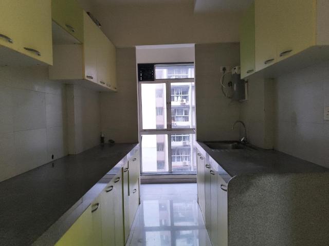 3 BHK Apartment in Matunga East for resale Mumbai. The reference number is 18052918