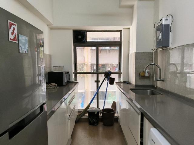 3 BHK Apartment in Matunga East for resale Mumbai. The reference number is 18064435