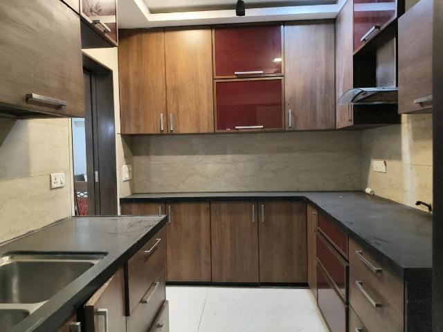 3 BHK Apartment in Matunga East for resale Mumbai. The reference number is 18674472