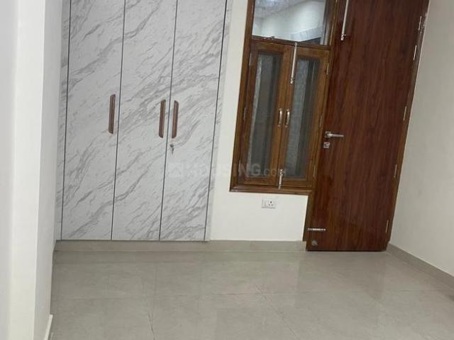 3 BHK Apartment in Mayur Vihar Phase 1 for rent New Delhi. The reference number is 15958965