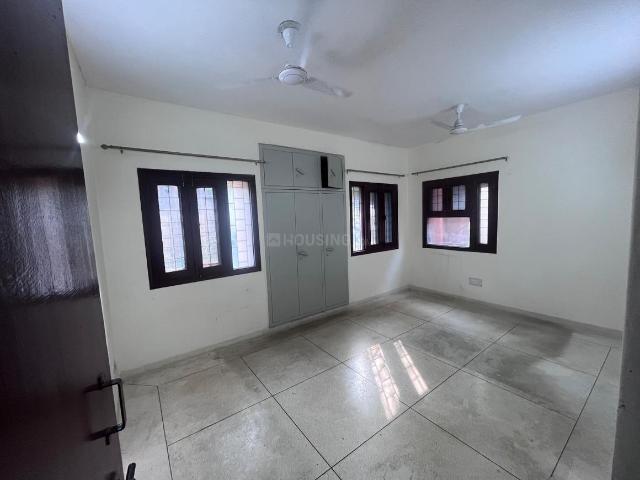 3 BHK Apartment in Mayur Vihar Phase 1 for rent New Delhi. The reference number is 20985309