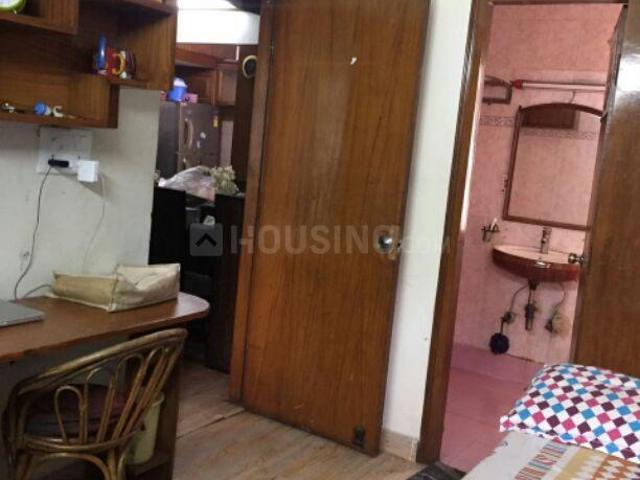 3 BHK Apartment in Mayur Vihar Phase 1 for rent New Delhi. The reference number is 2892186