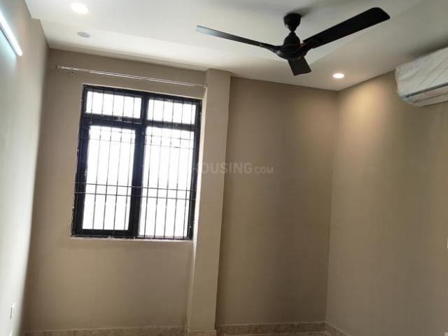 3 BHK Apartment in Mayur Vihar Phase 1 for resale New Delhi. The reference number is 18022132