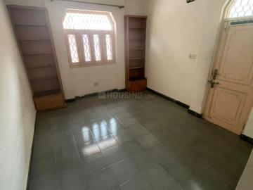 3 BHK Apartment in Mayur Vihar Phase 1 for resale New Delhi. The reference number is 19054179