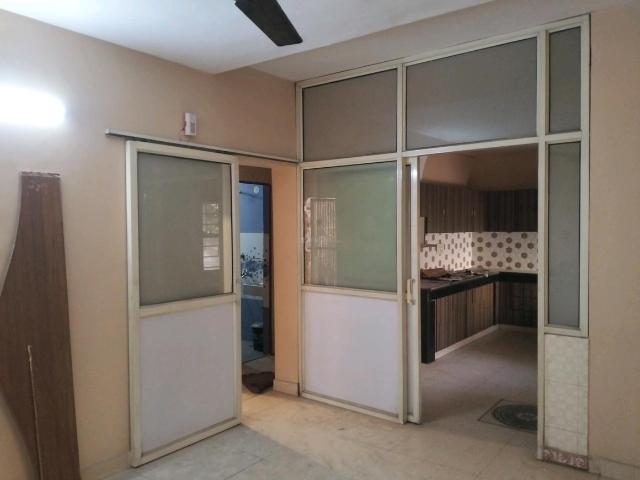 3 BHK Apartment in Mayur Vihar Phase 1 for resale New Delhi. The reference number is 19475338