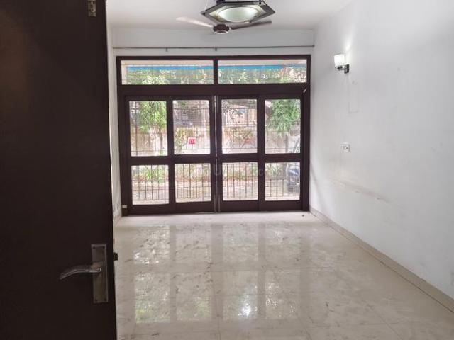 3 BHK Apartment in Mayur Vihar Phase 1 for resale New Delhi. The reference number is 20684040
