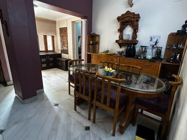 3 BHK Apartment in Mayur Vihar Phase 1 for resale New Delhi. The reference number is 20616889