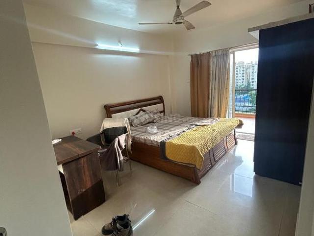 3 BHK Apartment in Magarpatta City for rent Pune. The reference number is 20667959