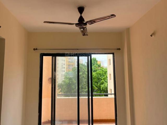 3 BHK Apartment in Magarpatta City for rent Pune. The reference number is 20723813