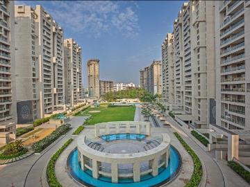 3 BHK Apartment in Magarpatta City for resale Pune. The reference number is 20352463