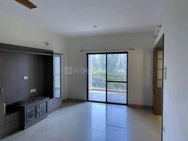 3 BHK Apartment in Magarpatta City for resale Pune. The reference number is 20930221