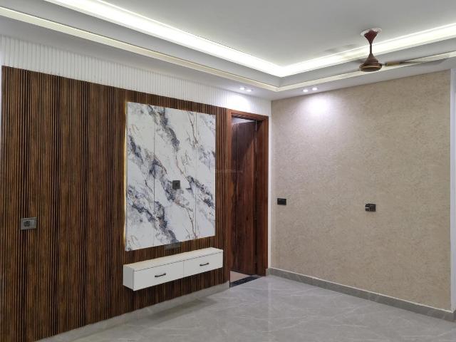 3 BHK Apartment in Mahavir Enclave for resale New Delhi. The reference number is 20096498