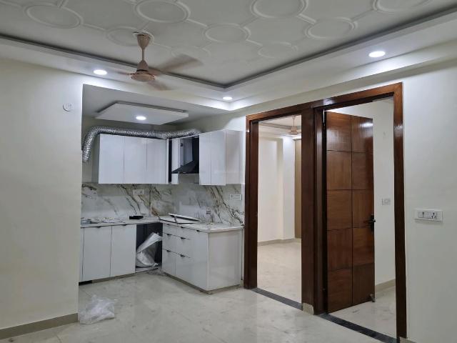 3 BHK Apartment in Mahavir Enclave for resale New Delhi. The reference number is 20096508