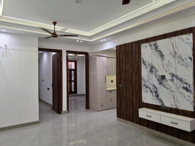 3 BHK Apartment in Mahavir Enclave for resale New Delhi. The reference number is 20185358