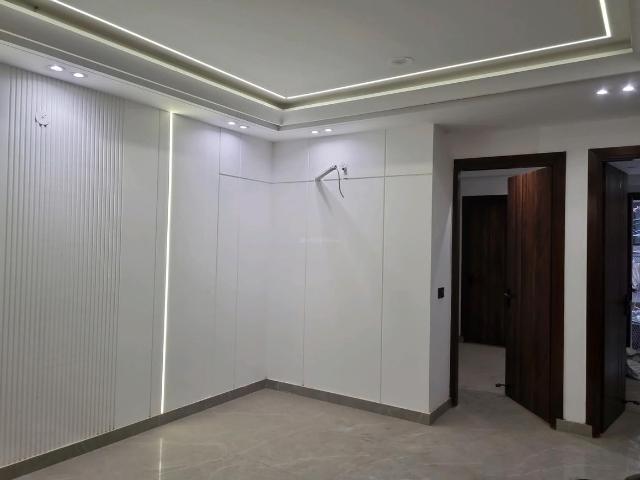 3 BHK Apartment in Mahavir Enclave for resale New Delhi. The reference number is 20853162