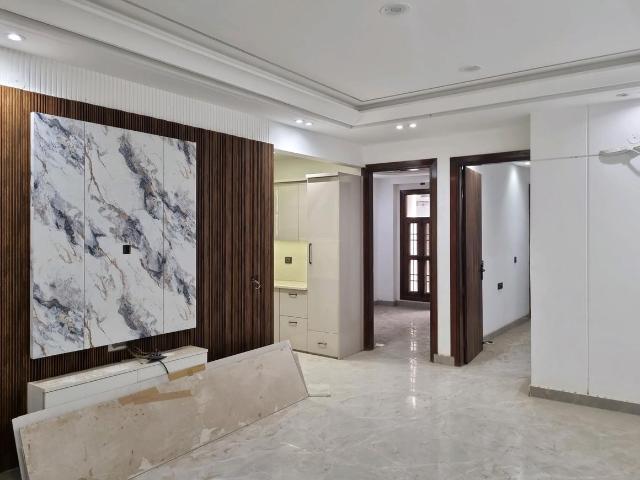 3 BHK Apartment in Mahavir Enclave for resale New Delhi. The reference number is 20956175