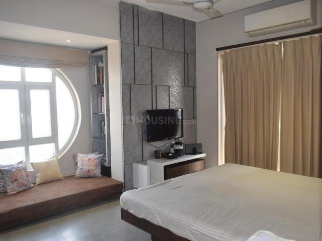 3 BHK Apartment in Mahim for resale Mumbai. The reference number is 17478574