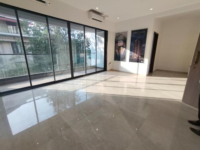 3 BHK Apartment in Malad West for resale Mumbai. The reference number is 20394773