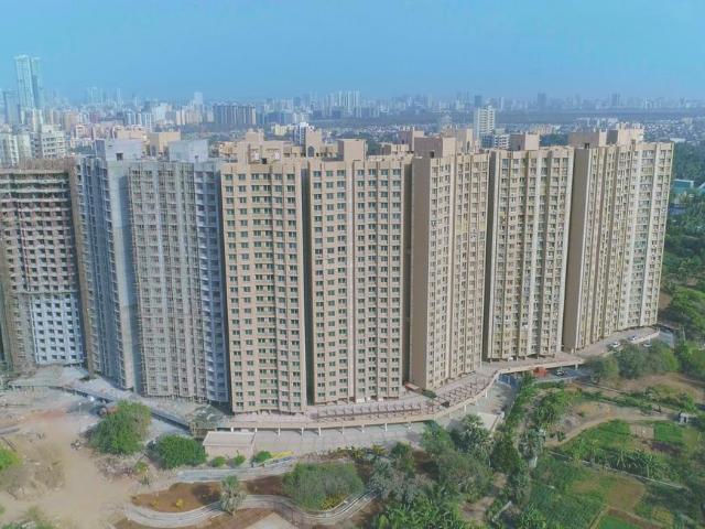 3 BHK Apartment in Malad West for resale Mumbai. The reference number is 20569631