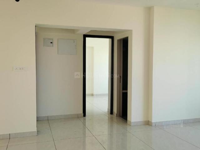 3 BHK Apartment in Malad West for resale Mumbai. The reference number is 21197783