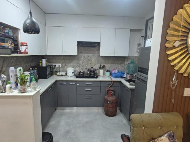 3 BHK Apartment in Manglapuri for rent New Delhi. The reference number is 16673485