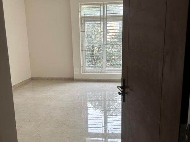 3 BHK Apartment in Mandaveli for rent Chennai. The reference number is 18696254