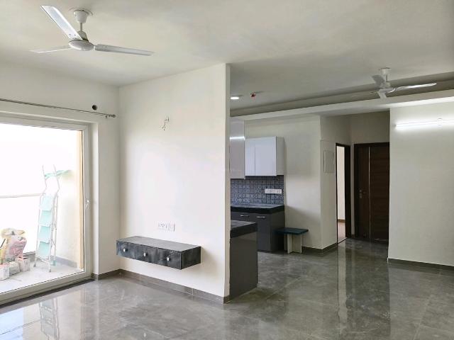 3 BHK Apartment in Sector 69 for resale Gurgaon. The reference number is 21233681