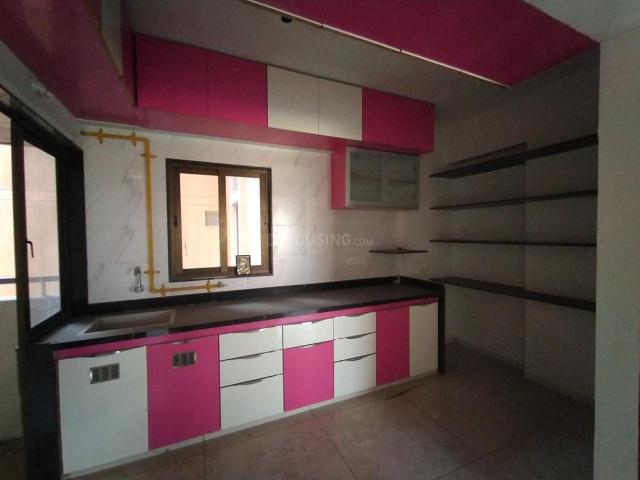 3 BHK Apartment in Maninagar for rent Ahmedabad. The reference number is 21332430