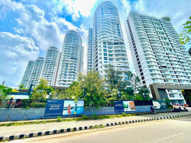 3 BHK Apartment in Marine Drive for resale Kochi. The reference number is 20502054