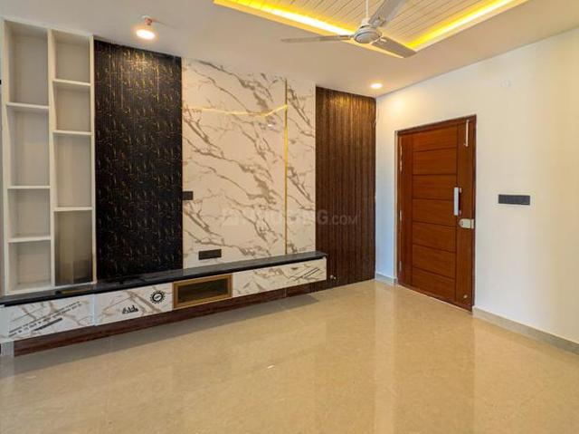 3 BHK Apartment in Miyapur for rent Hyderabad. The reference number is 21018765