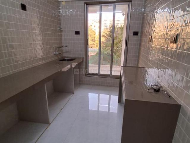 3 BHK Apartment in Mira Road East for resale Mira Bhayandar. The reference number is 21030324