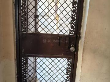 3 BHK Apartment in Mukherjee Nagar for rent New Delhi. The reference number is 20110275