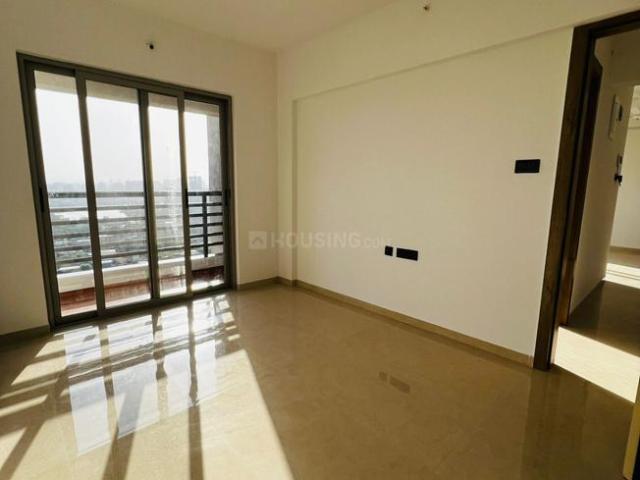 3 BHK Apartment in Mundhwa for rent Pune. The reference number is 20696417