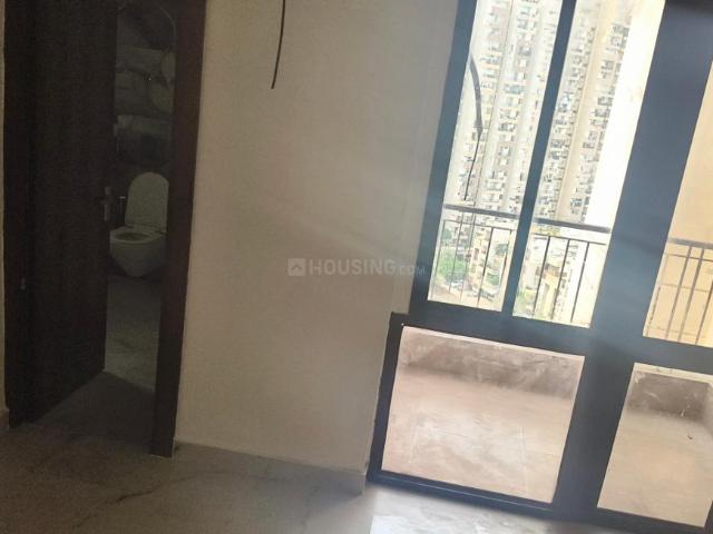 3 BHK Apartment in Noida Extension for rent Greater Noida. The reference number is 20775515