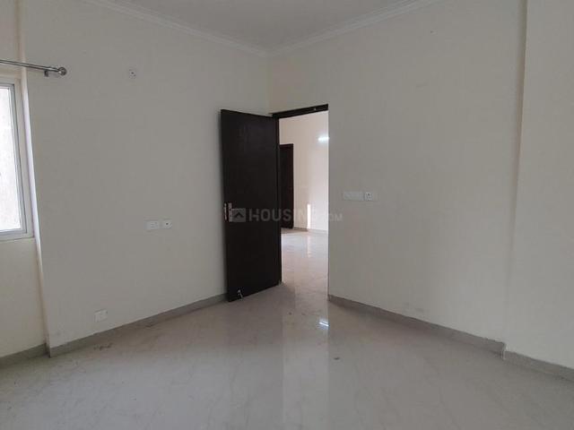 3 BHK Apartment in Noida Extension for rent Greater Noida. The reference number is 21198576