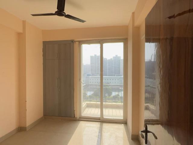 3 BHK Apartment in Noida Extension for rent Greater Noida. The reference number is 21217154