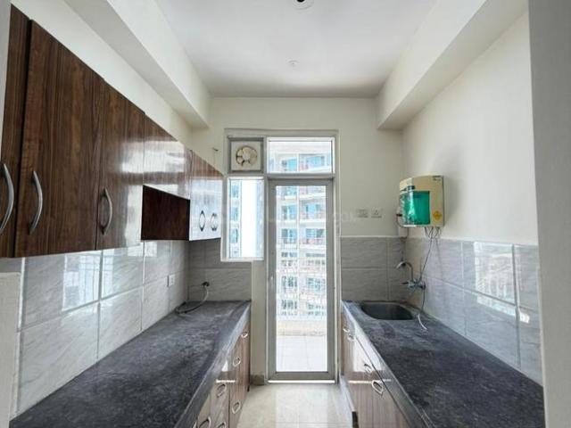3 BHK Apartment in Noida Extension for rent Greater Noida. The reference number is 21304274