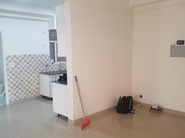 3 BHK Apartment in Noida Extension for rent Greater Noida. The reference number is 6078346
