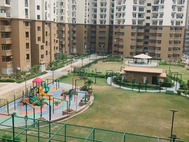 3 BHK Apartment in Noida Extension for resale Greater Noida. The reference number is 21186172