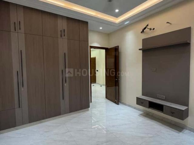 3 BHK Apartment in Noida Extension for resale Greater Noida. The reference number is 21187566