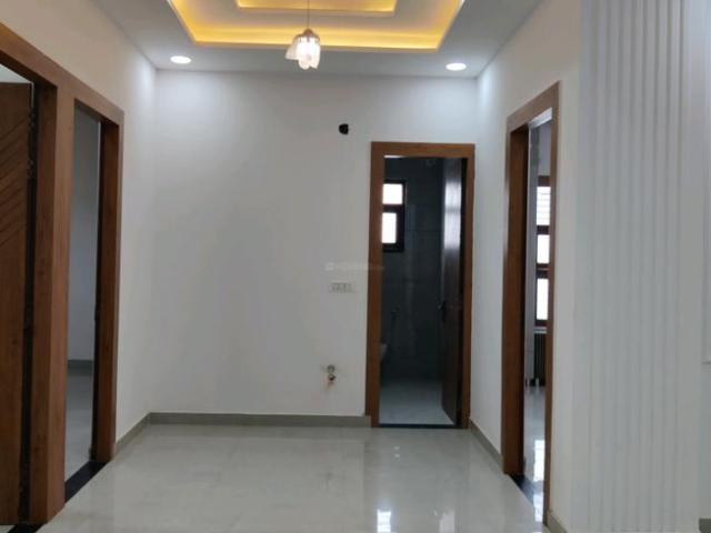 3 BHK Apartment in Lal Kuan for resale Ghaziabad. The reference number is 21115848