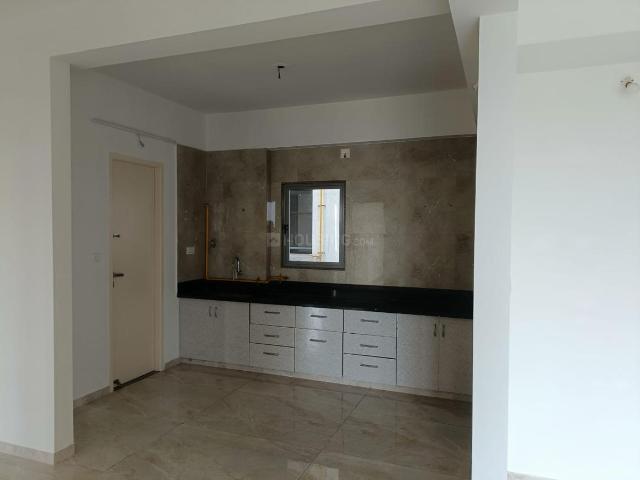 3 BHK Apartment in Navrangpura for rent Ahmedabad. The reference number is 19176504