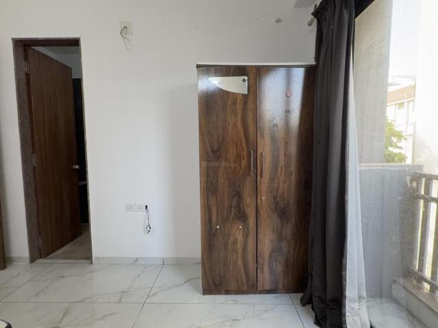 3 BHK Apartment in Navrangpura for rent Ahmedabad. The reference number is 20439581
