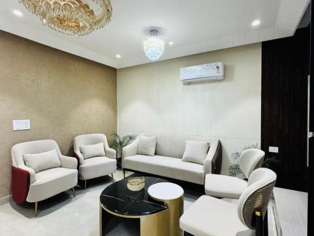 3 BHK Apartment in Nagla for resale Zirakpur. The reference number is 21332569
